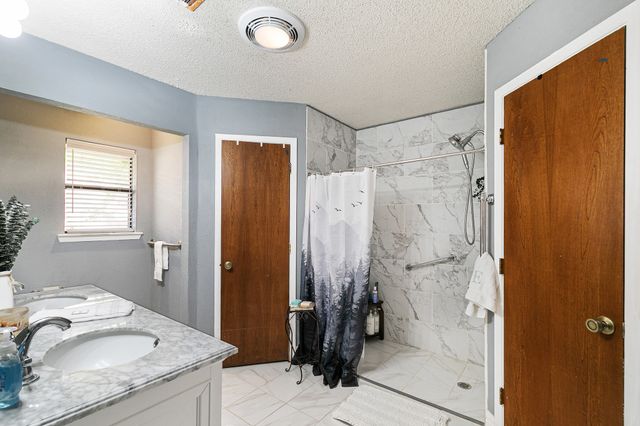 205 Forest Creek Drive, Sherman, TX 75092
