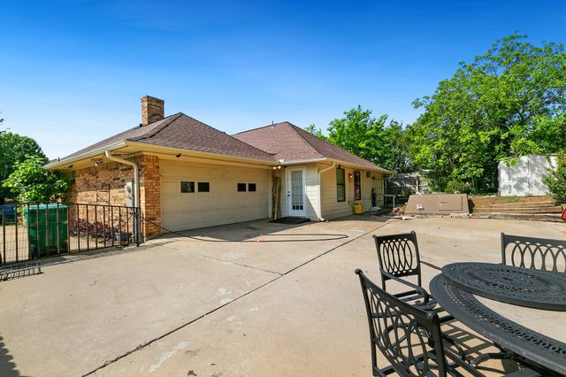 205 Forest Creek Drive, Sherman, TX 75092