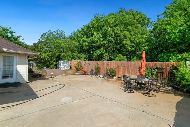 205 Forest Creek Drive, Sherman, TX 75092