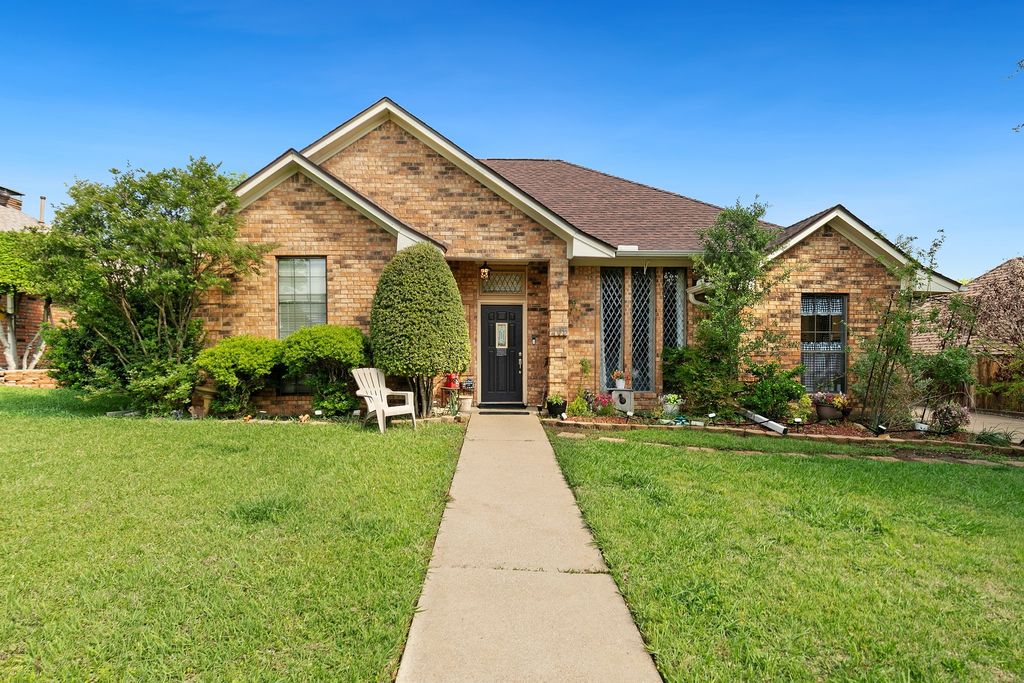 205 Forest Creek Drive, Sherman, TX 75092