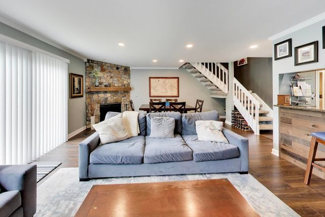 1711 Vermont Drive, Elk Grove Village, IL 60007