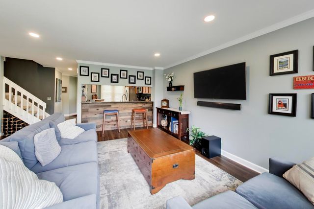 1711 Vermont Drive, Elk Grove Village, IL 60007