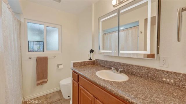 1801 Greenleaf 4, Santa Ana, CA 92706
