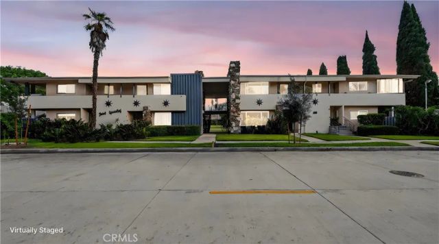 1801 Greenleaf 4, Santa Ana, CA 92706