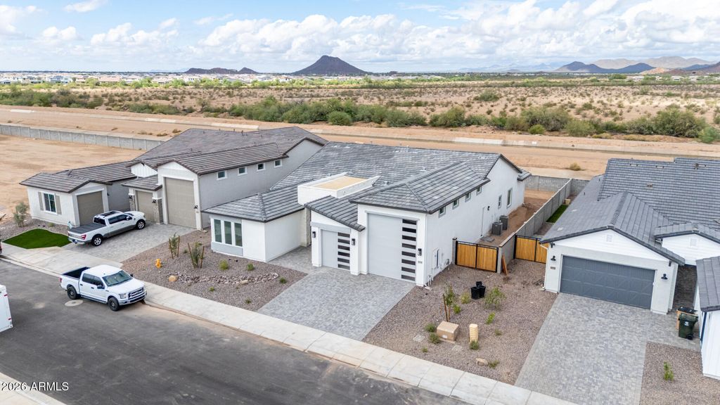13718 W HACKAMORE Drive, Peoria, AZ 85383 — photo 2