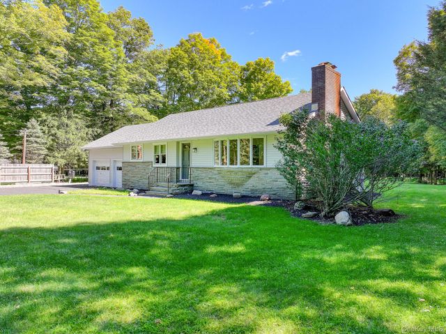 34 Van Buskirk Road, Saugerties, NY 12477