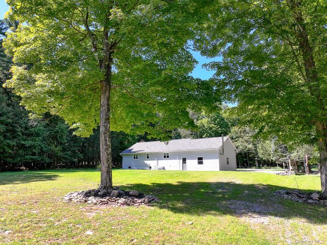 34 Van Buskirk Road, Saugerties, NY 12477