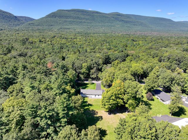 34 Van Buskirk Road, Saugerties, NY 12477