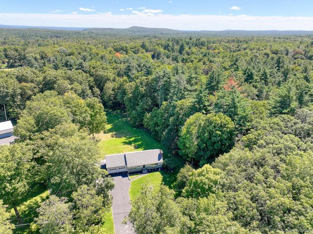 34 Van Buskirk Road, Saugerties, NY 12477