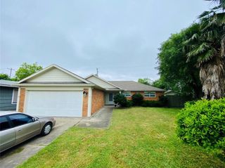 110 Tuna Street, Galveston, TX 77550