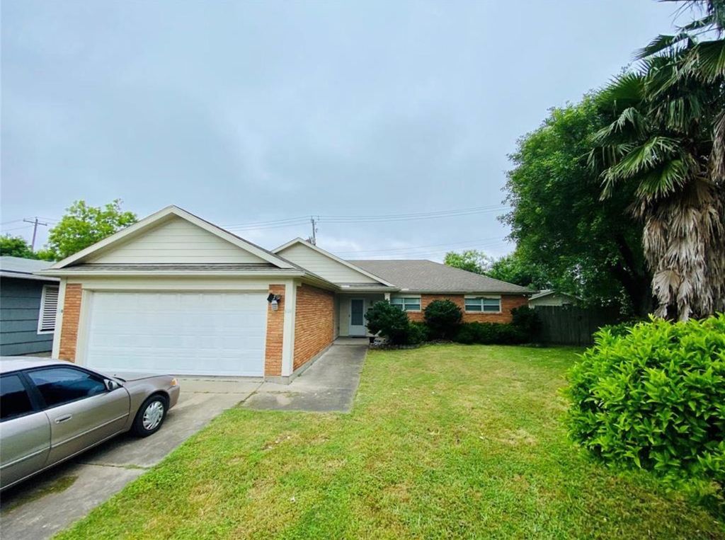 110 Tuna Street, Galveston, TX 77550