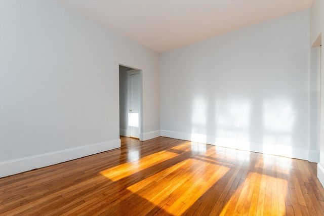 30 Kilsyth Rd 3, Brookline, MA 02445