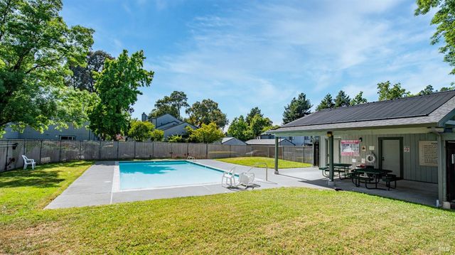 418 Occidental Cir, Santa Rosa, CA 95401