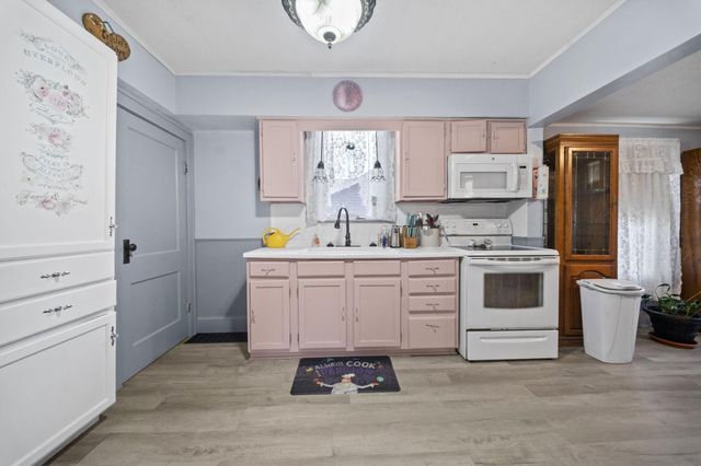 40 Walnut Street, Ashville, OH 43103