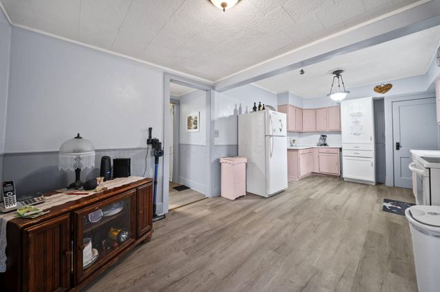40 Walnut Street, Ashville, OH 43103