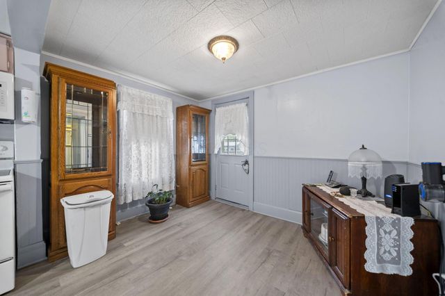 40 Walnut Street, Ashville, OH 43103