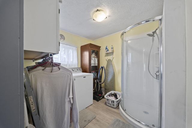 40 Walnut Street, Ashville, OH 43103
