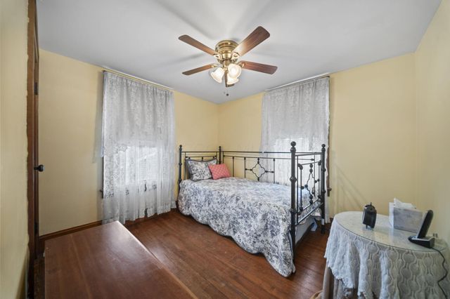 40 Walnut Street, Ashville, OH 43103