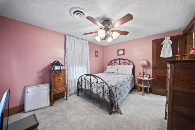 40 Walnut Street, Ashville, OH 43103