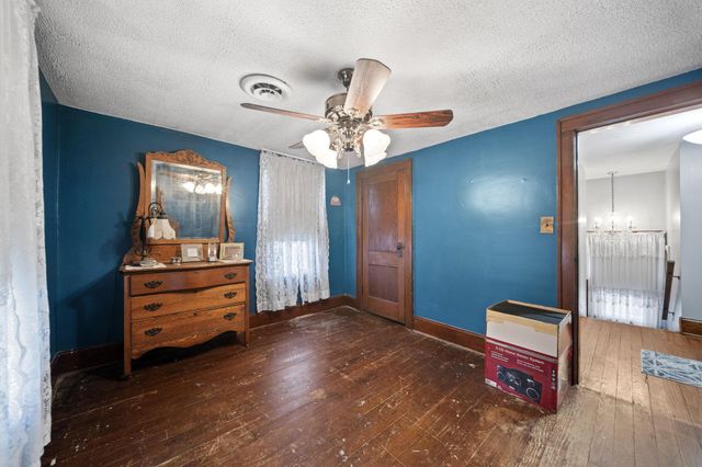 40 Walnut Street, Ashville, OH 43103