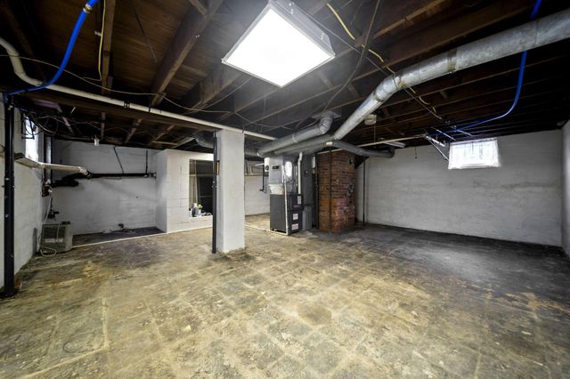 40 Walnut Street, Ashville, OH 43103
