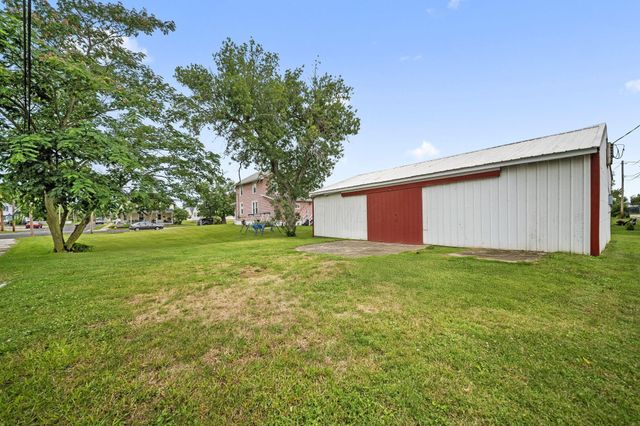 40 Walnut Street, Ashville, OH 43103