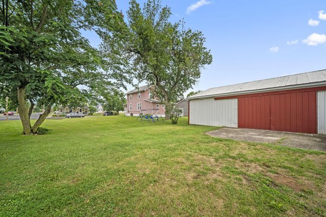 40 Walnut Street, Ashville, OH 43103