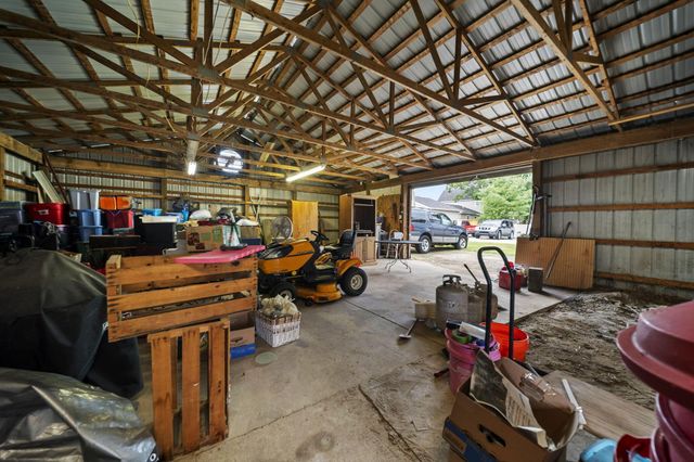 40 Walnut Street, Ashville, OH 43103