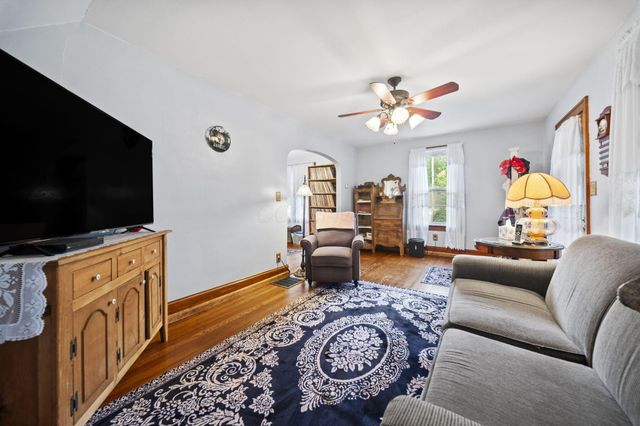 40 Walnut Street, Ashville, OH 43103