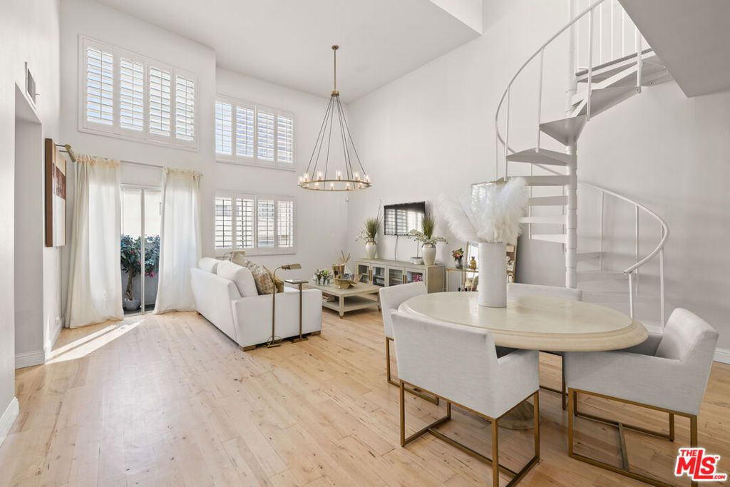 11822 Goshen Avenue 301, Los Angeles, CA 90049