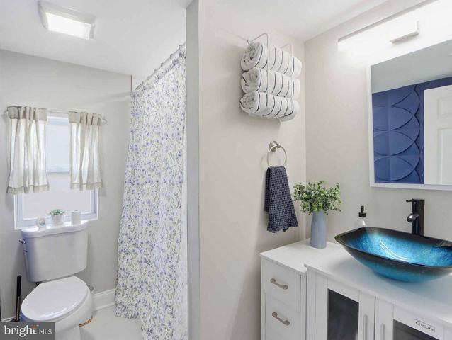 21 DOGWOOD DR, Middle River, MD 21220