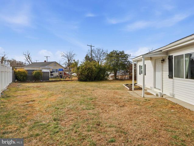 21 DOGWOOD DR, Middle River, MD 21220