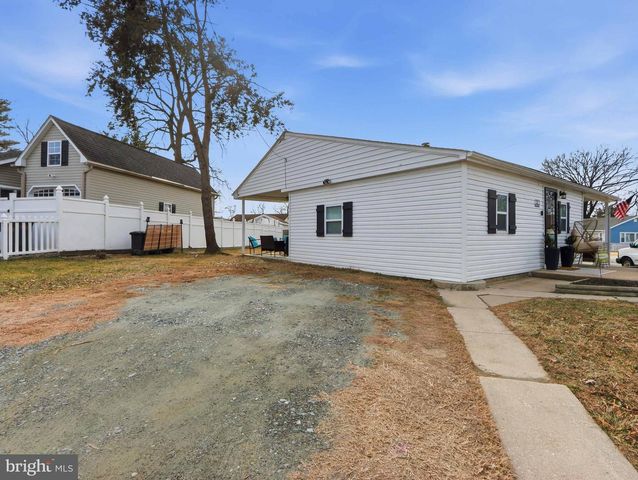 21 DOGWOOD DR, Middle River, MD 21220