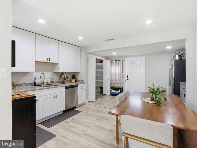 21 DOGWOOD DR, Middle River, MD 21220