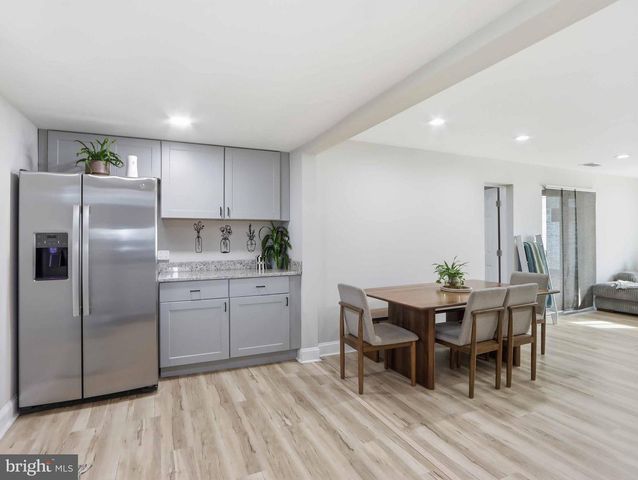 21 DOGWOOD DR, Middle River, MD 21220