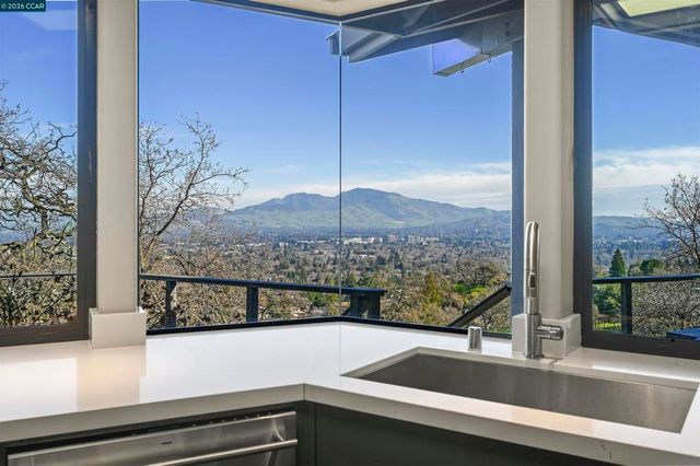 3284 Surmont Dr, Lafayette, CA 94549