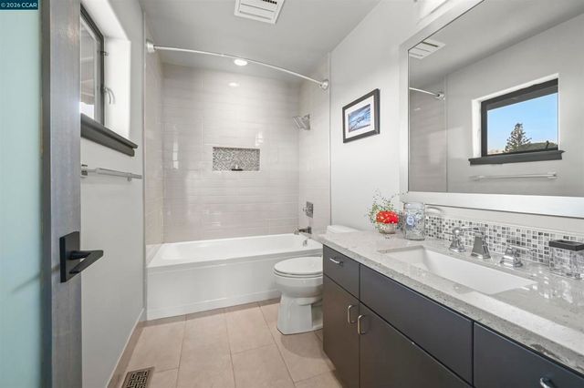 3284 Surmont Dr, Lafayette, CA 94549