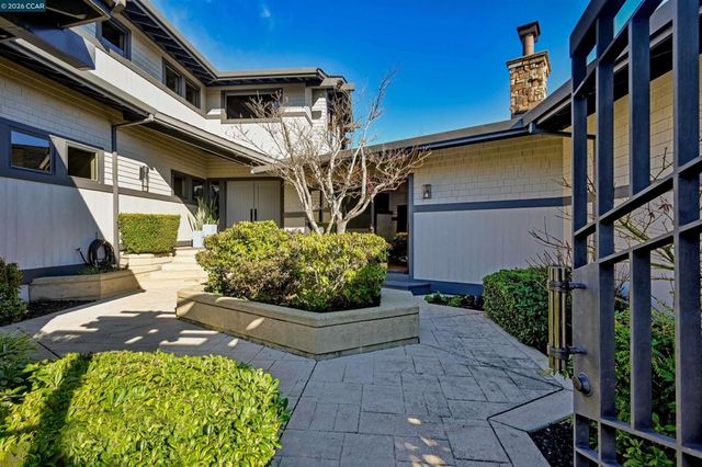 3284 Surmont Dr, Lafayette, CA 94549