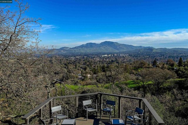 3284 Surmont Dr, Lafayette, CA 94549