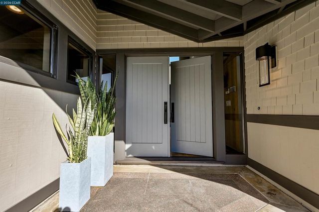 3284 Surmont Dr, Lafayette, CA 94549