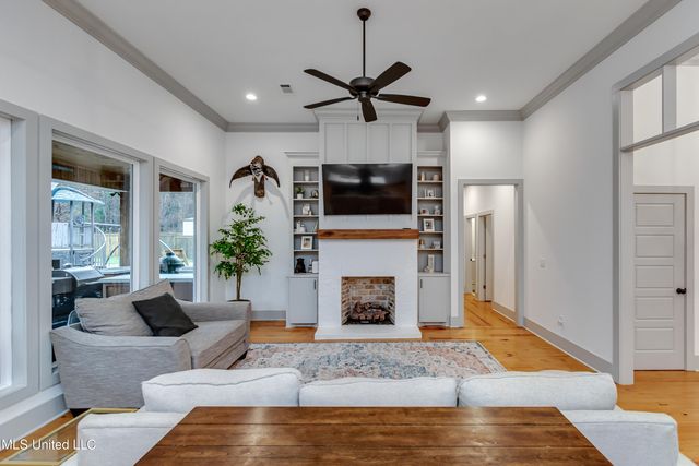 1656 Old Lake Road, Brandon, MS 39042