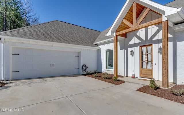 1656 Old Lake Road, Brandon, MS 39042