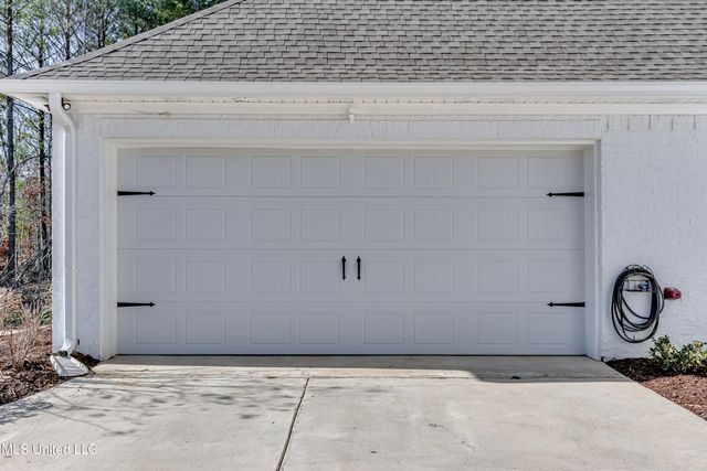 1656 Old Lake Road, Brandon, MS 39042