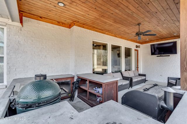 1656 Old Lake Road, Brandon, MS 39042