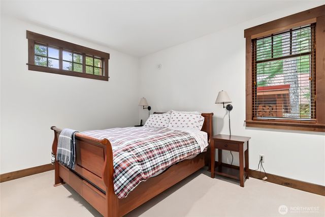 62414 Corral Way E, Enumclaw, WA 98022