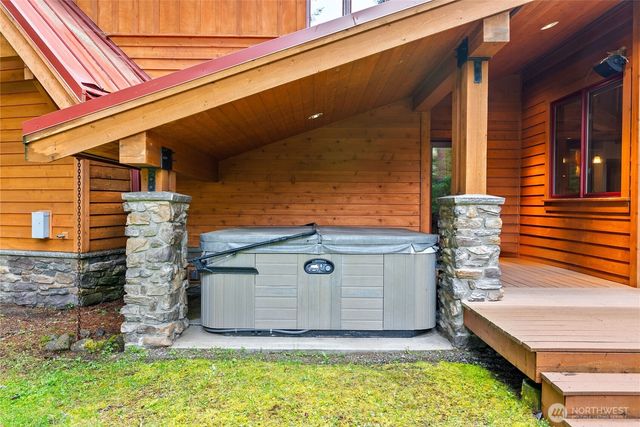 62414 Corral Way E, Enumclaw, WA 98022