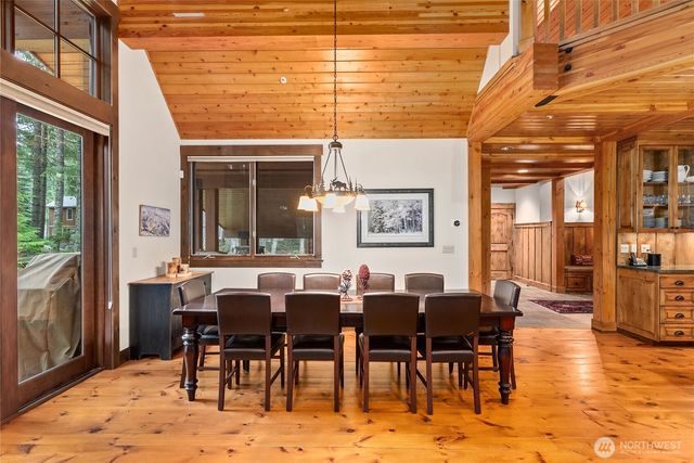 62414 Corral Way E, Enumclaw, WA 98022
