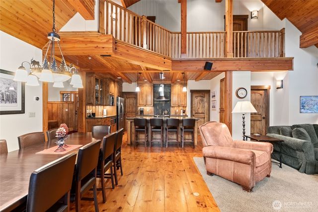 62414 Corral Way E, Enumclaw, WA 98022