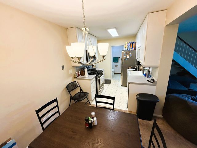 233 Harvest Court, Vernon Hills, IL 60061