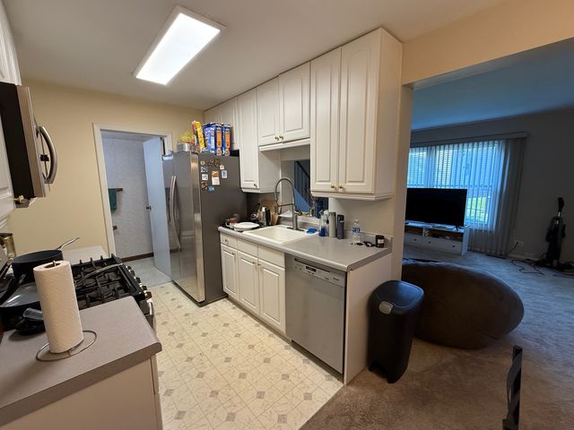 233 Harvest Court, Vernon Hills, IL 60061